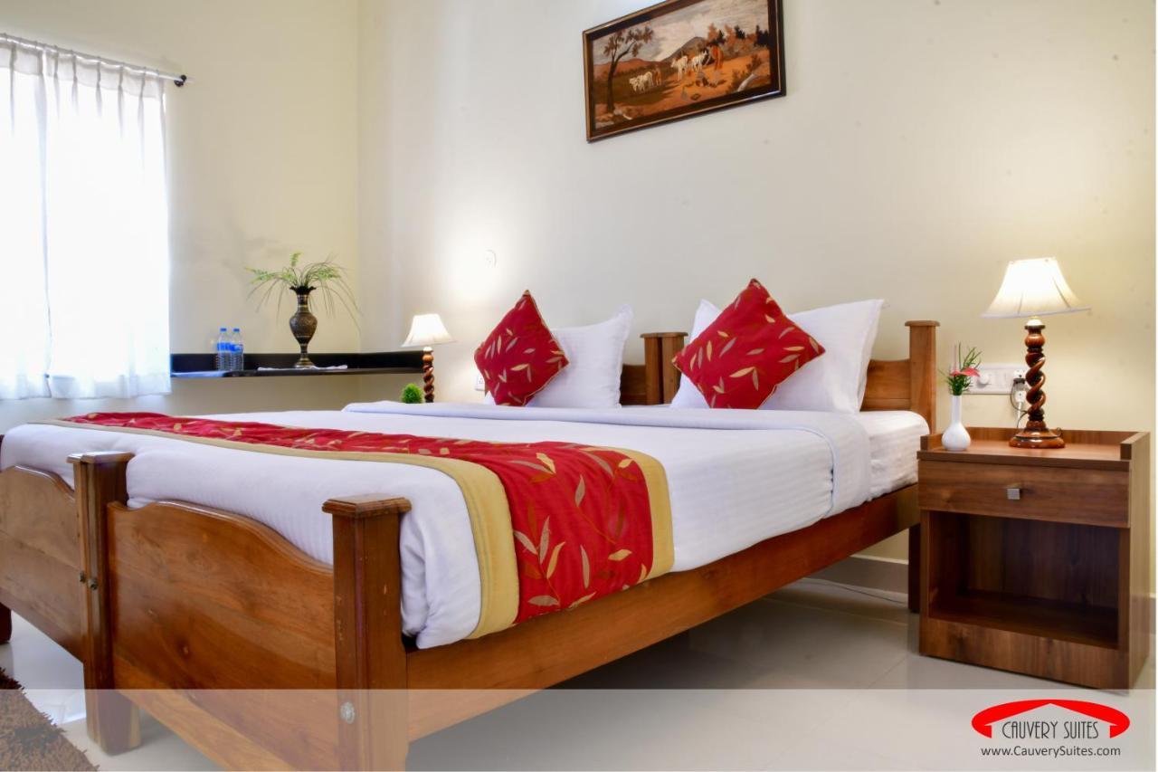 Cauvery Suites Madikeri Eksteriør billede