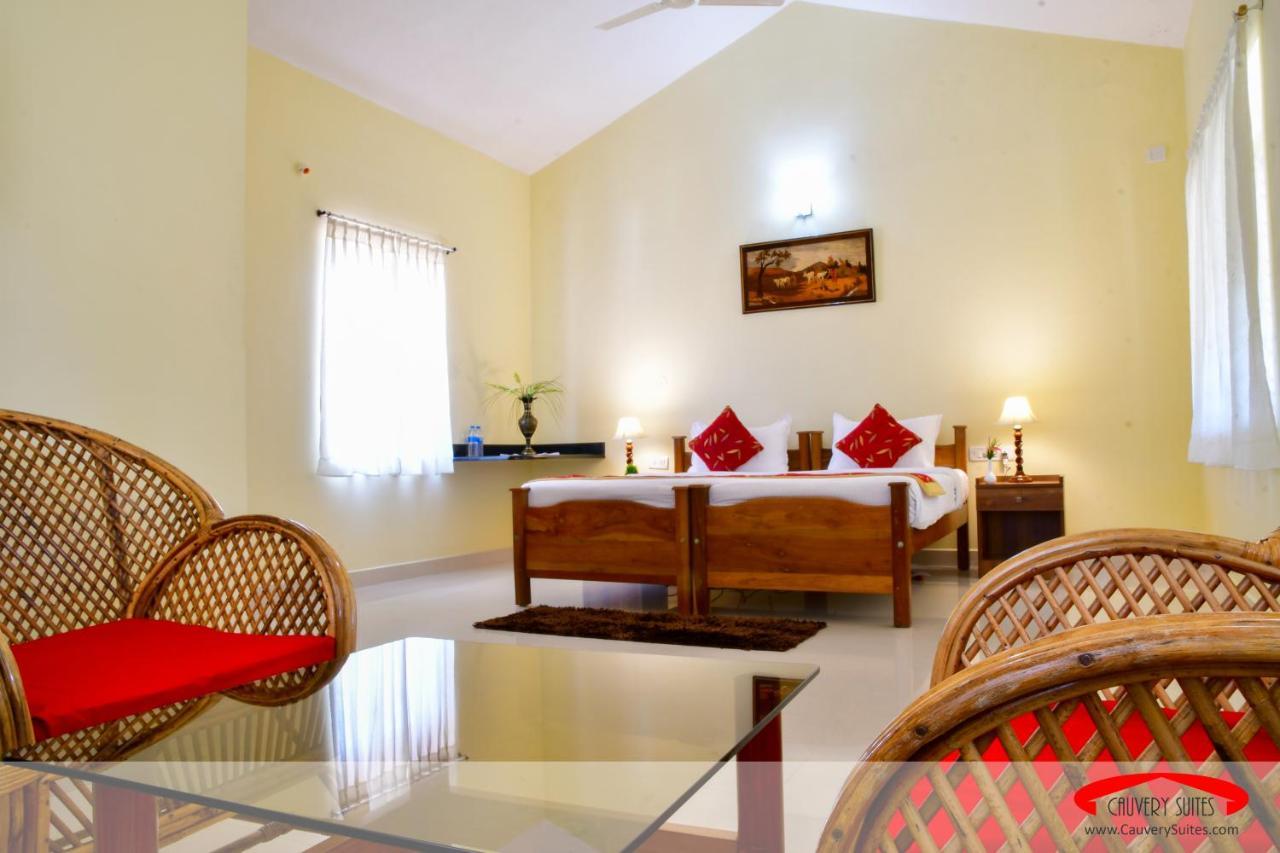 Cauvery Suites Madikeri Eksteriør billede